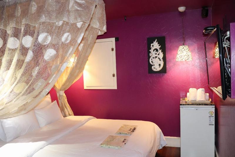 Hotel Marigold - image 35