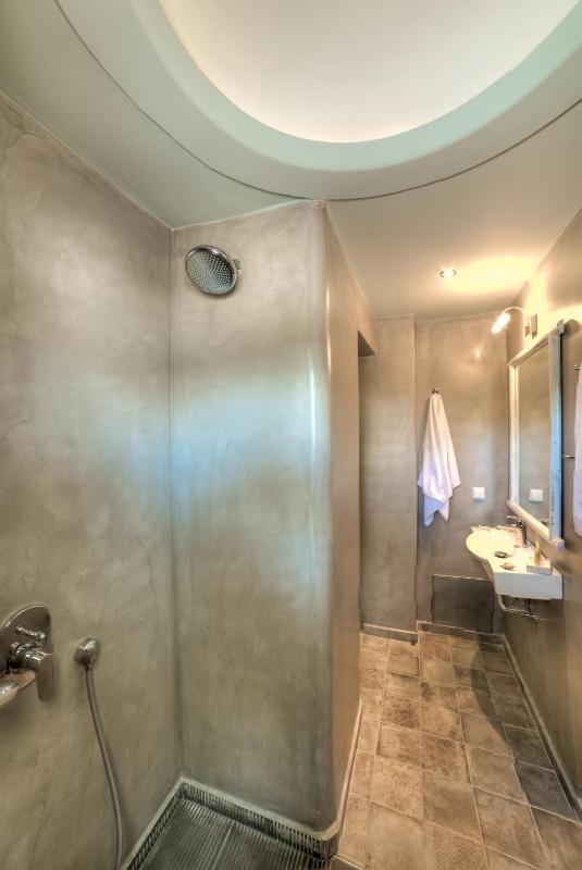 Deluxe Double Room with Balcony and Pool View image 3