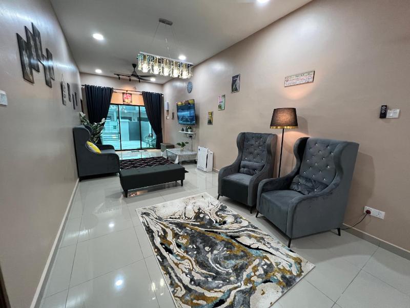 Kayangan Homestay Kuantan MUSL!M Only - image 2