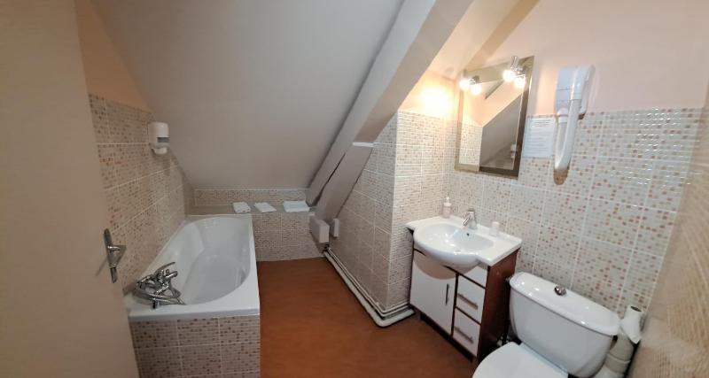 Small Double Room image 2