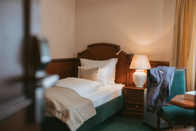 Single Room image 3