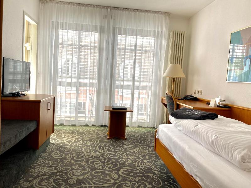 Economy Single Room image 4