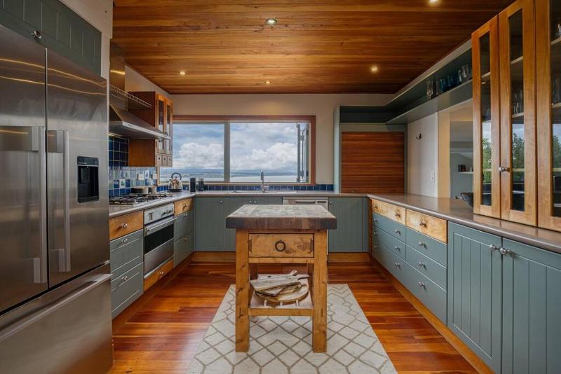 Stunning Lake Views - image 20
