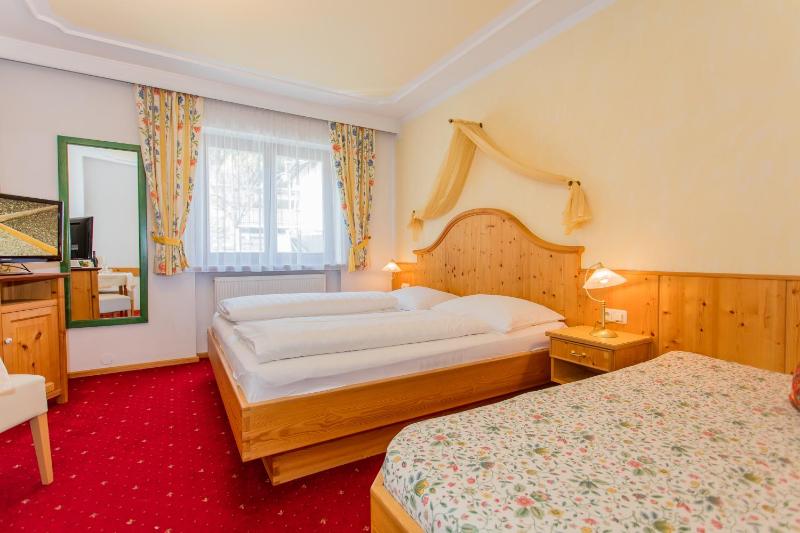 Standard Double Room image 1