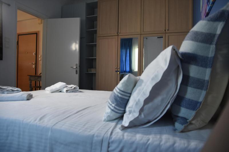 One-Bedroom Apartment image 4