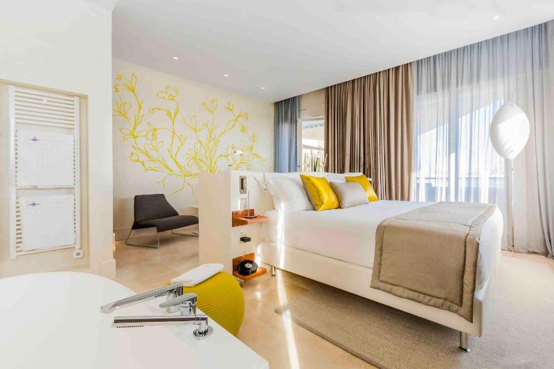 Junior Suite with Terrace image 4