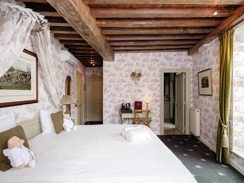 Deluxe with Canal View image 4