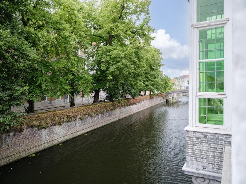 Deluxe with Canal View image 2