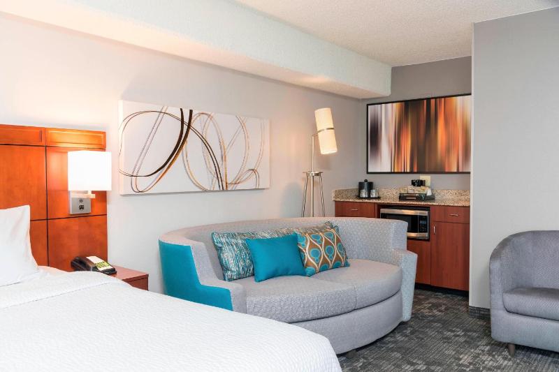 Courtyard by Marriott Louisville Downtown - image 32
