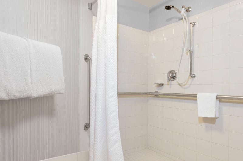 Courtyard by Marriott Louisville Downtown - image 22