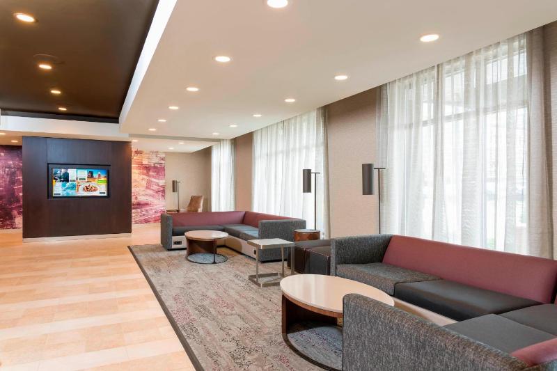 Courtyard by Marriott Louisville Downtown - image 7