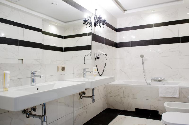 Suite image 3