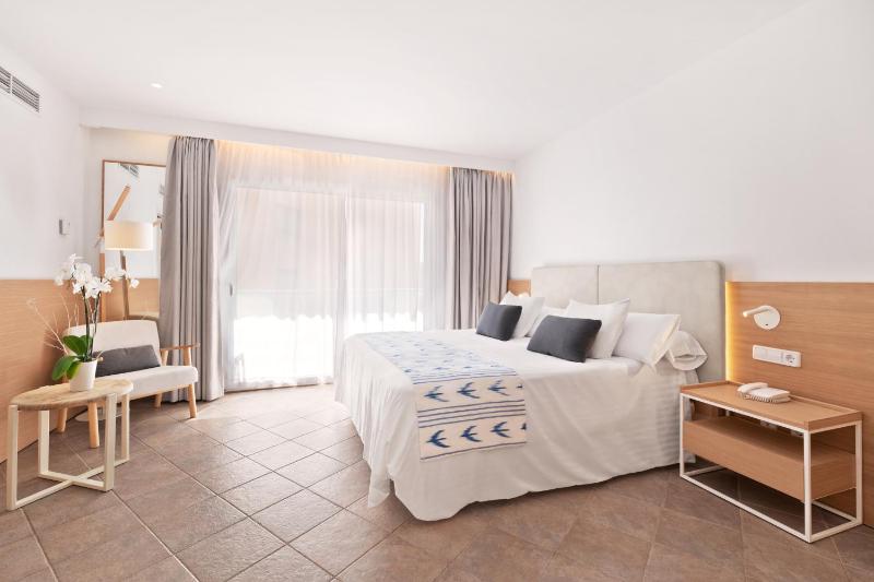 Twin Room image 1