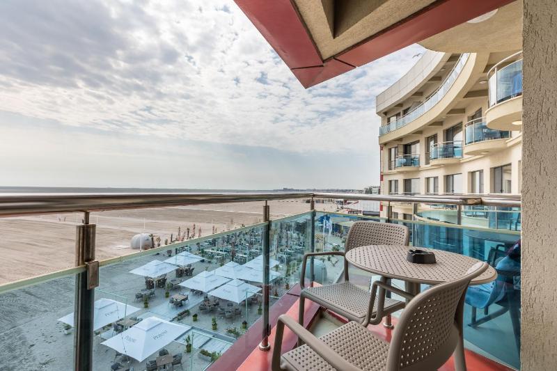 Double Room with Sea View & Free Access to Private Beach image 2