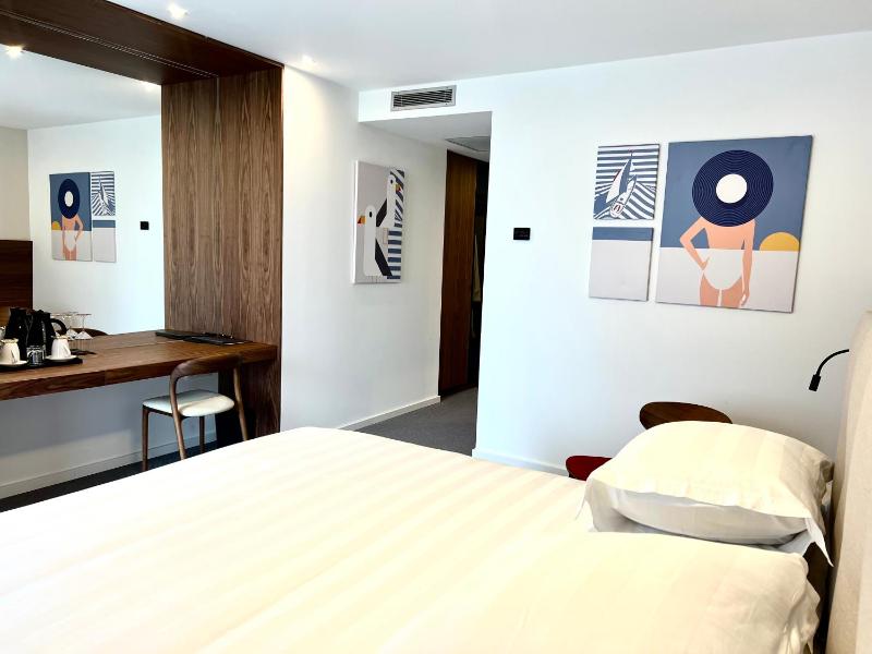 Superior Double or Twin Room image 1