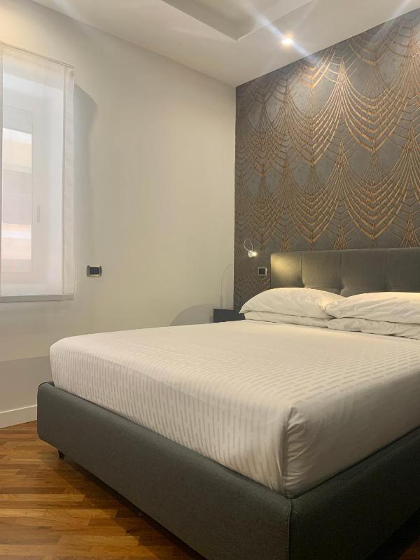 Deluxe Room image 1