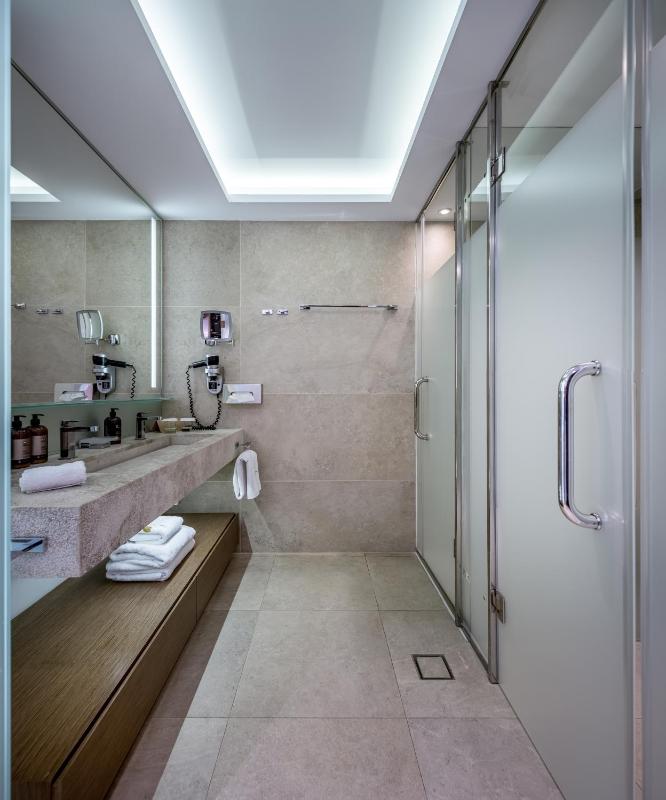 Executive Τwo Bedroom Suite image 2