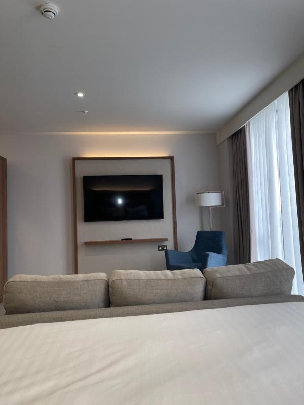 Premier Room, Larger Guest Room image 4