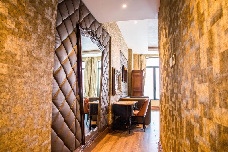 Luxury Studio (Sleeping 4) image 2