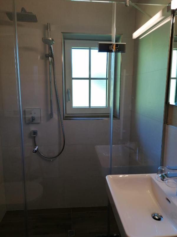 One-Bedroom Apartment image 4