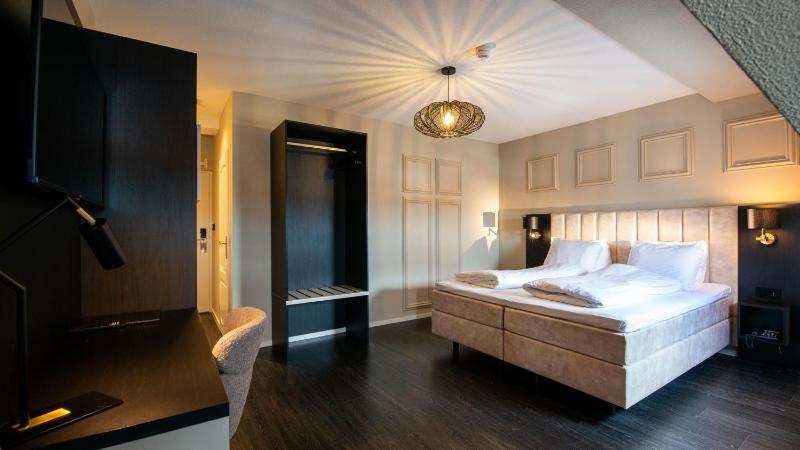 Double Room image 1