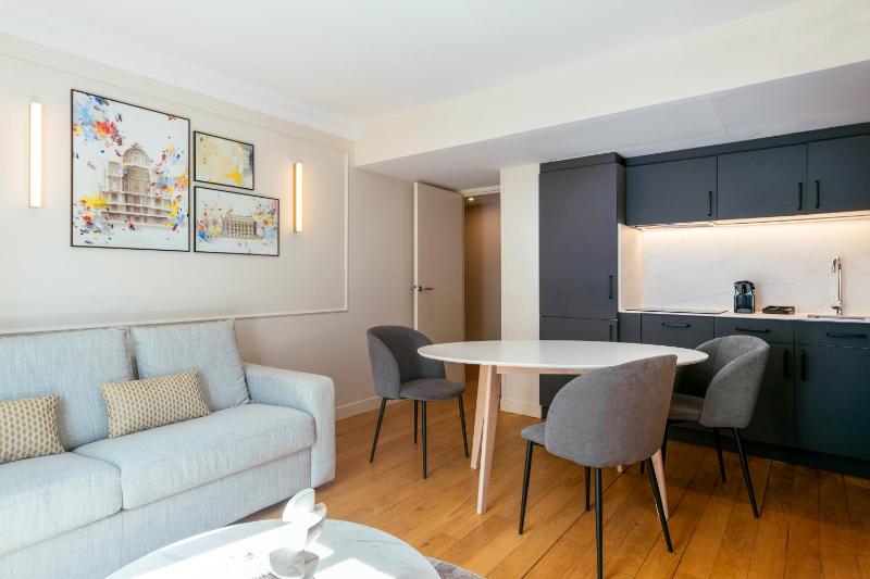 One-Bedroom Apartment image 3