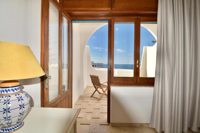Comfort Room with Sea View image 4