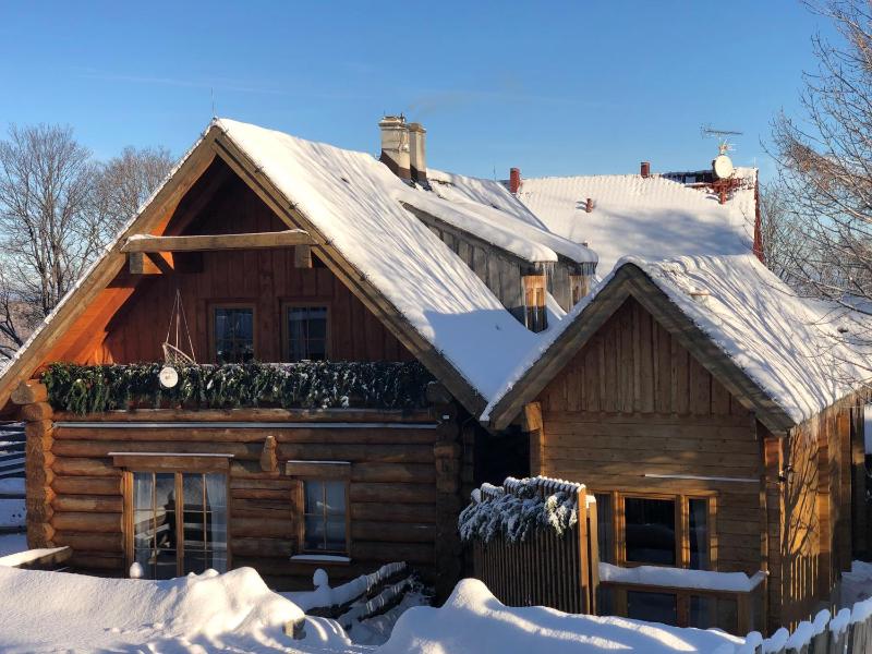 Chaty Świerkowe Wzgórze - tylko domki typu superior z prywatną sauną balią kominkiem oraz ogrodzonym prywatnym terenem z grillem domki bez sauny na wspólnym terenie - image 41
