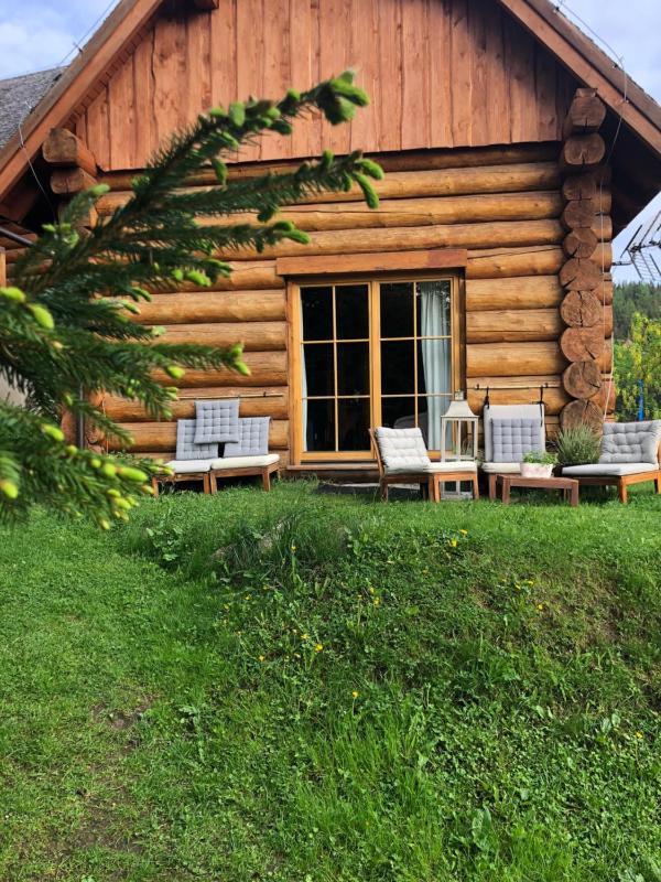 Chaty Świerkowe Wzgórze - tylko domki typu superior z prywatną sauną balią kominkiem oraz ogrodzonym prywatnym terenem z grillem domki bez sauny na wspólnym terenie - image 17