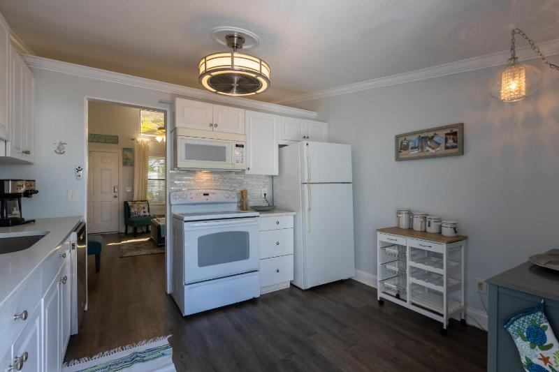 Dolphin Cove Cottage -22 & Pet Friendly! - image 23