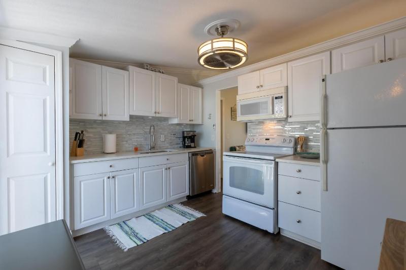 Dolphin Cove Cottage -22 & Pet Friendly! - image 11