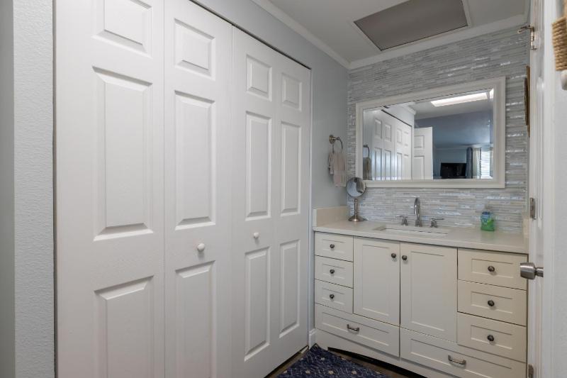 Dolphin Cove Cottage -22 & Pet Friendly! - image 4