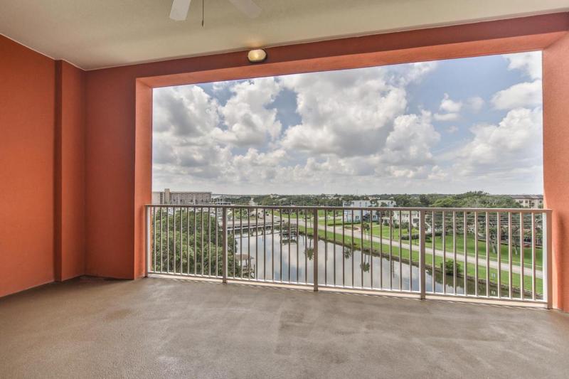 Riverwalk Penthouse With Riverviews - image 2