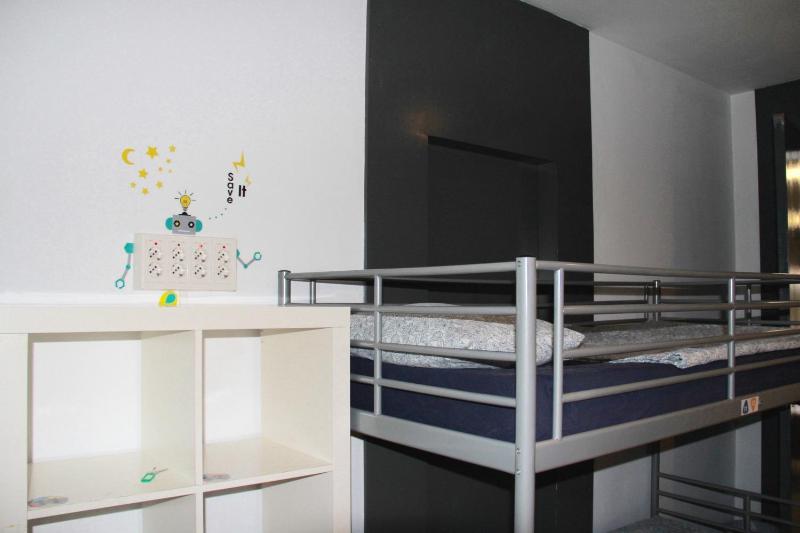 Bunk Bed in 8-Bed Mixed Dormitory Room image 2