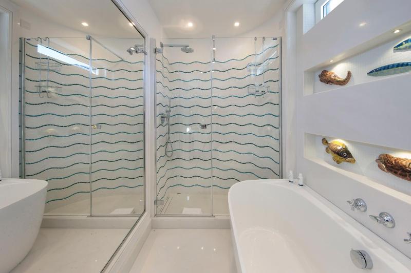 Suite with Terrace and Sea View image 3