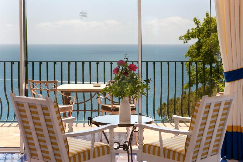 Premier Double or Twin Room with Terrace and  Sea View image 4