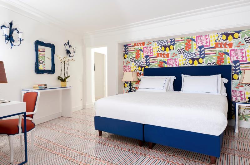 Deluxe Double or Twin Room with Terrace and Sea View image 4