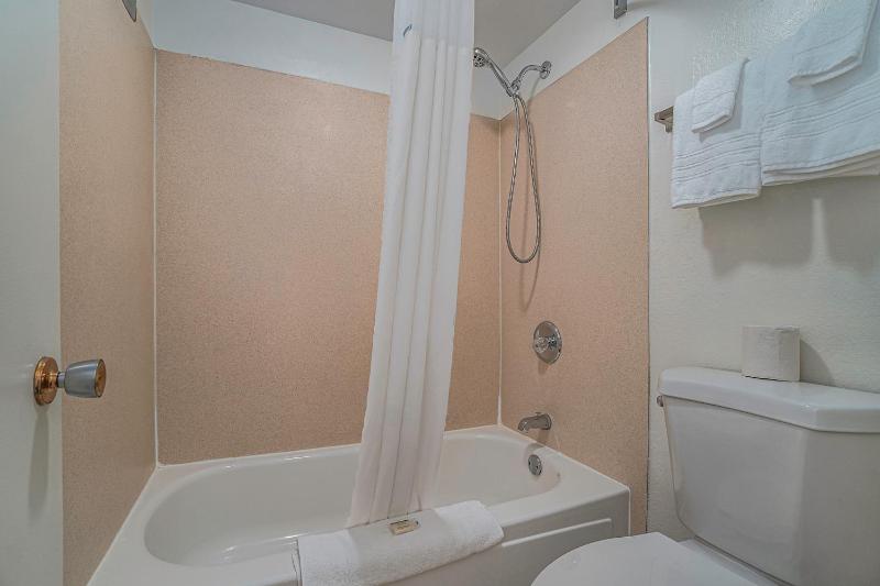 King Room - Second Floor/Non-Smoking image 2