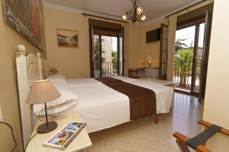 Double or Twin Room image 2