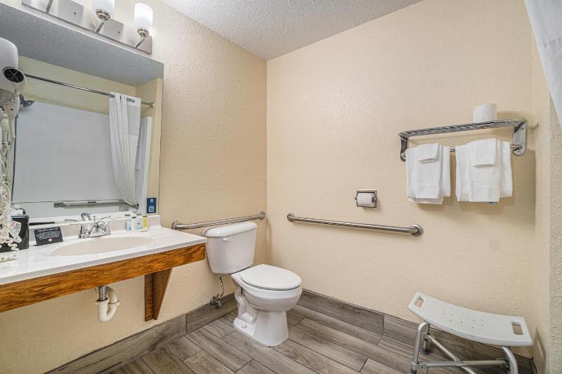 King Room - Disability Access/Non-Smoking image 2