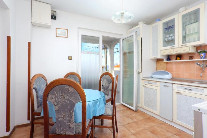 Apartments by the sea Orij Omis - 7534 - image 11