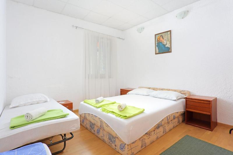 Apartments by the sea Orij Omis - 7534 - image 18