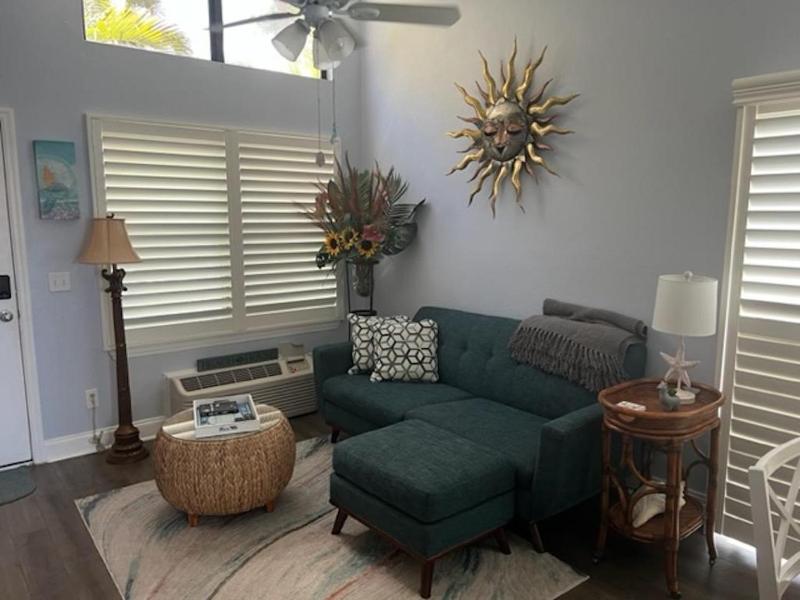Dolphin Cove Cottage -22 & Pet Friendly! - image 6