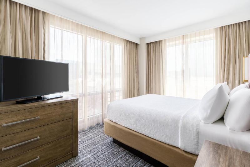 Residence Inn by Marriott Austin Downtown/Convention Center - image 4