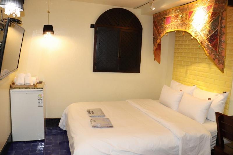 Hotel Marigold - image 11