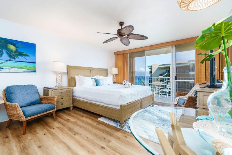 Royal Kahana 702 Studio Condo - image 1