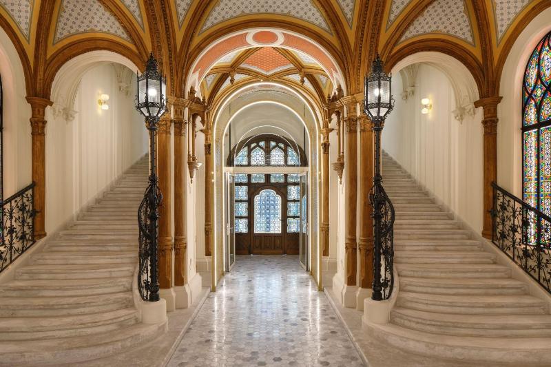 W Budapest - image 3
