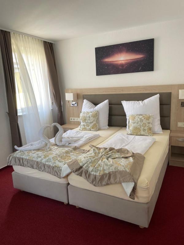 Double Room image 1