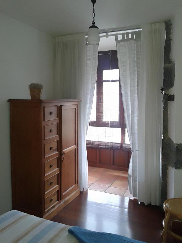 One-Bedroom Apartment image 2