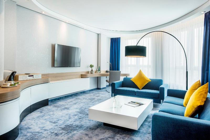 Suite 1 King Bed, 59 Sqm, Free Wifi, Working/Living Area, Bathroom With Shower, Smart Tv image 1